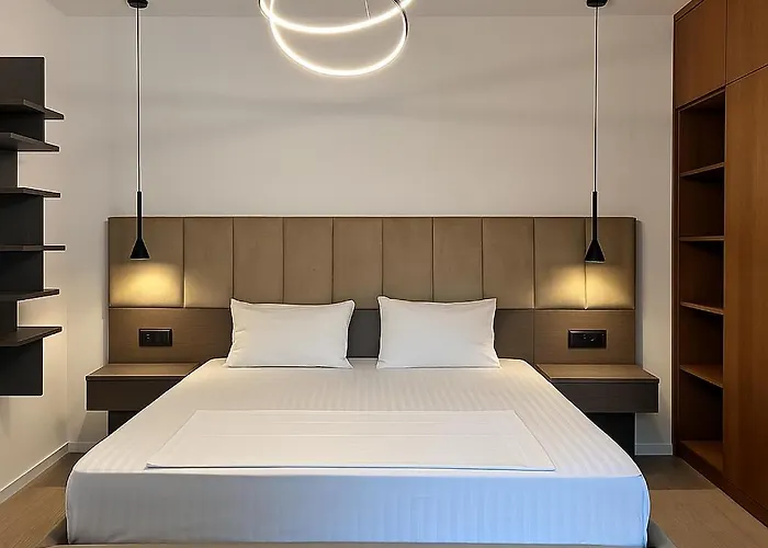 Modern Open Space Near Center * ティラナ